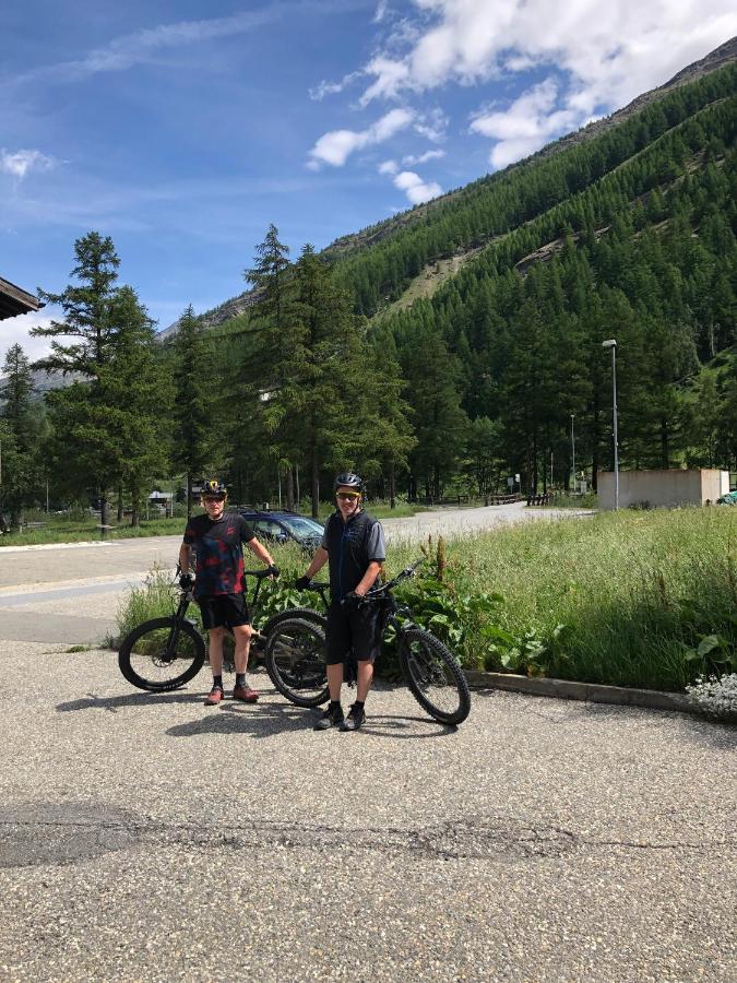 Hotel Adler Saas-Grund Eksteriør billede