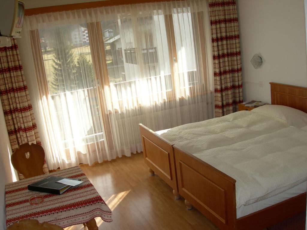 Hotel Adler Saas-Grund Værelse billede